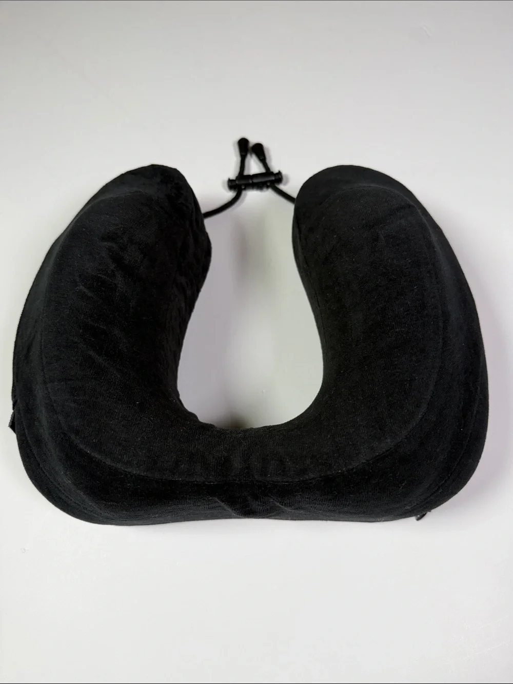 Cabeau Evolution Neck Airline Pillow Memory Foam Stuff Sack Airport Travel